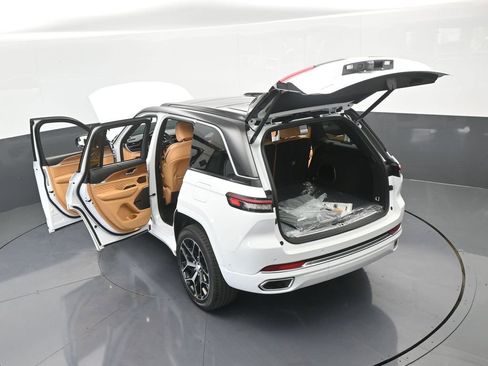 New 2025 Jeep Grand Cherokee Summit image 72