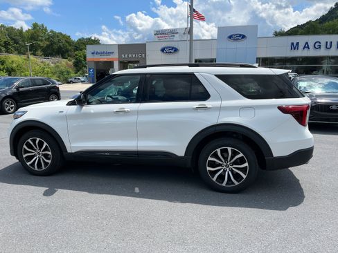Certified 2022 Ford Explorer ST-Line w/ Class IV Trailer Tow Package AWD/4WD image 14