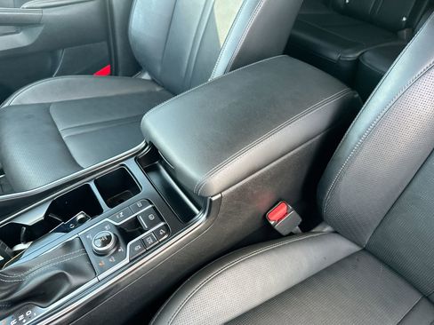 Used 2024 Kia Sorento S image 17