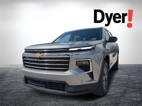 New 2025 Chevrolet Traverse LT w/ Enhanced Driving Package image 8