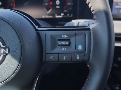 Used 2025 Nissan Kicks SR image 18