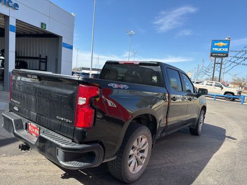 Used 2022 Chevrolet Silverado 1500 Custom image 4