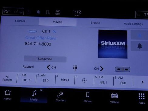 Used 2024 Chrysler Pacifica Touring-L image 37