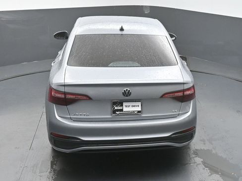 Used 2023 Volkswagen Jetta SE image 44