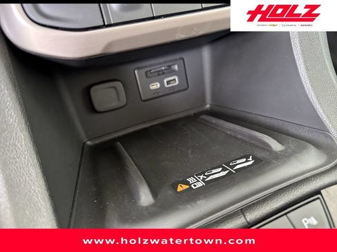 Used 2023 GMC Acadia Denali w/ Denali Ultimate Package AWD/4WD image 22