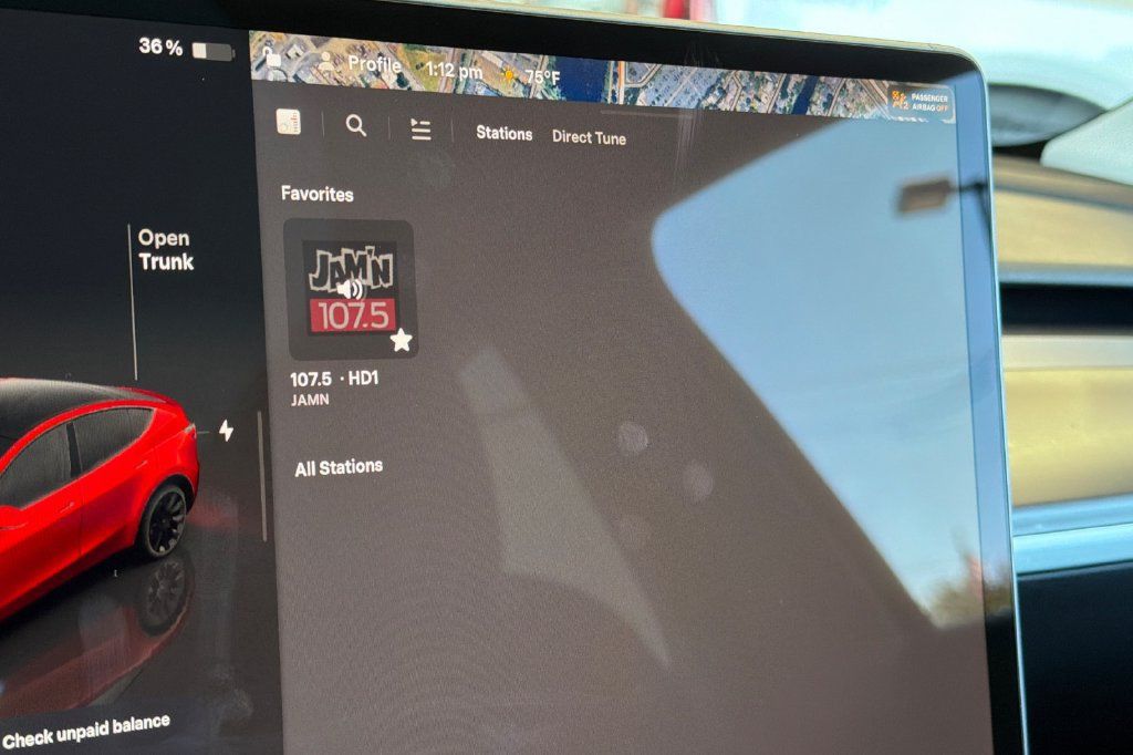 Used 2024 Tesla Model Y Long Range AWD/4WD image 16