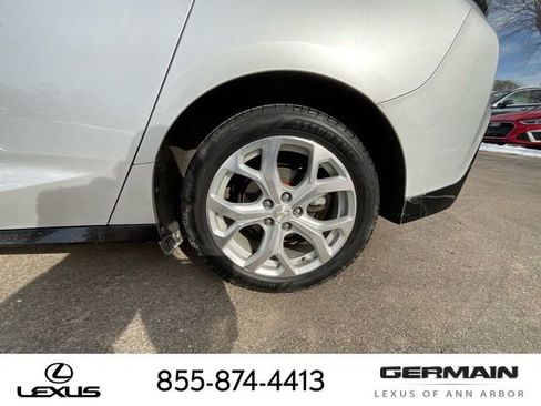 Used 2016 Chevrolet Volt Premier w/ Driver Confidence Package image 24