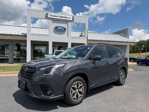 Used 2022 Subaru Forester Premium AWD/4WD image 1