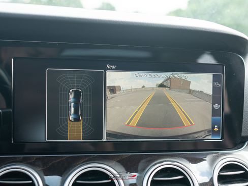 Used 2018 Mercedes-Benz E 300 4MATIC w/ AMG Line Exterior image 31