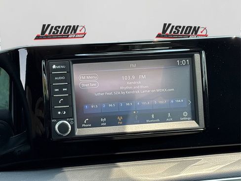 Certified 2025 Nissan Kicks S image 17