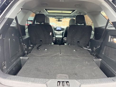 Used 2023 Ford Explorer XLT w/ Equipment Group 202A image 15