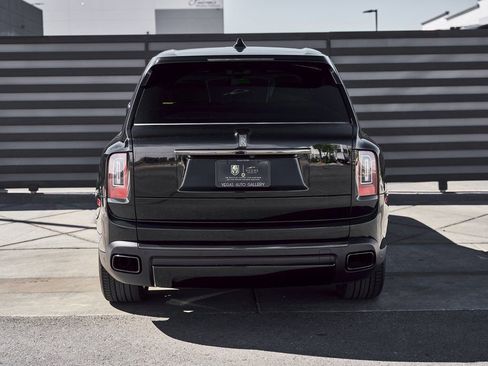Used 2022 Rolls-Royce Cullinan Black Badge w/ Dark Exterior Package AWD/4WD image 17
