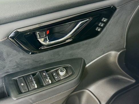 Used 2025 Subaru Forester Touring image 17