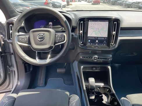 Used 2023 Volvo XC40 Recharge Ultimate AWD/4WD image 4