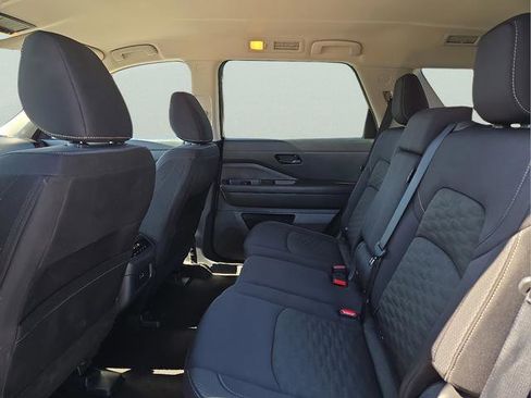 Used 2024 Nissan Pathfinder SV FWD image 19