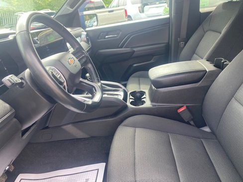 Used 2023 Chevrolet Colorado LT w/ LT Convenience Package II AWD/4WD image 8