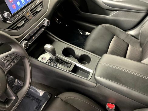 Used 2024 Nissan Altima 2.5 S FWD image 17