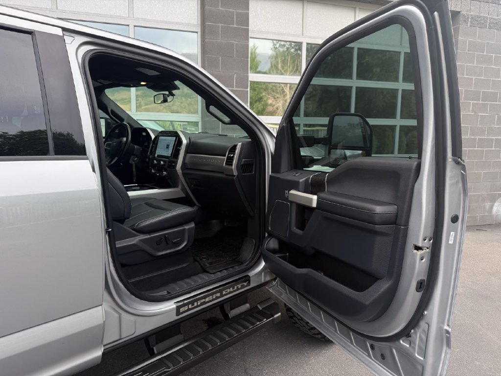 Used 2022 Ford F250 Lariat w/ Black Appearance Package AWD/4WD image 43