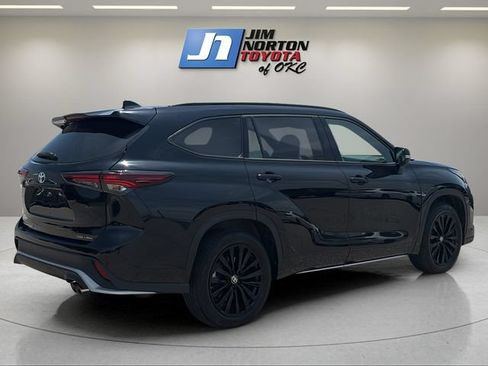 Used 2025 Toyota Highlander XSE AWD/4WD image 5