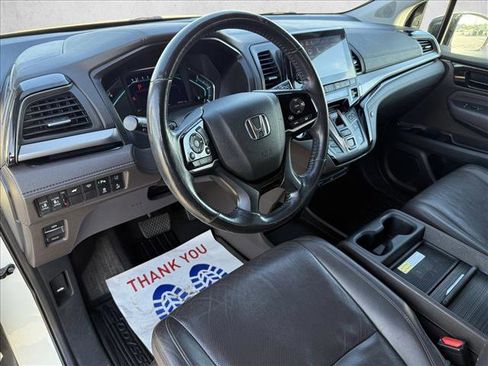 Used 2018 Honda Odyssey Touring image 12