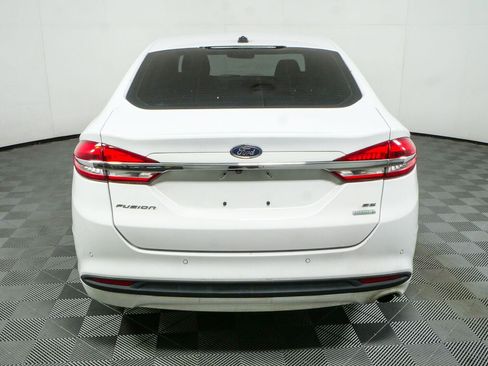 Used 2018 Ford Fusion SE FWD image 24