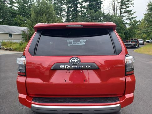 Used 2024 Toyota 4Runner TRD Off-Road Premium image 33