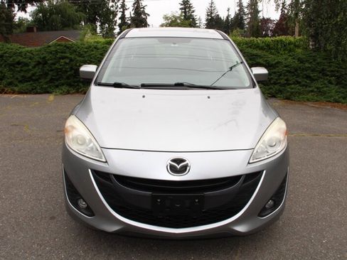 Used 2012 MAZDA MAZDA5 Touring w/ Moonroof & Audio Pkg FWD image 10