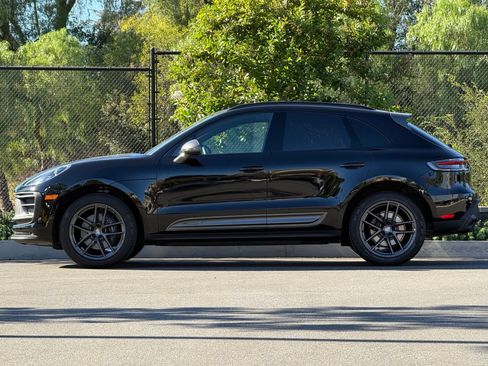 Certified 2023 Porsche Macan Turbo AWD/4WD image 2
