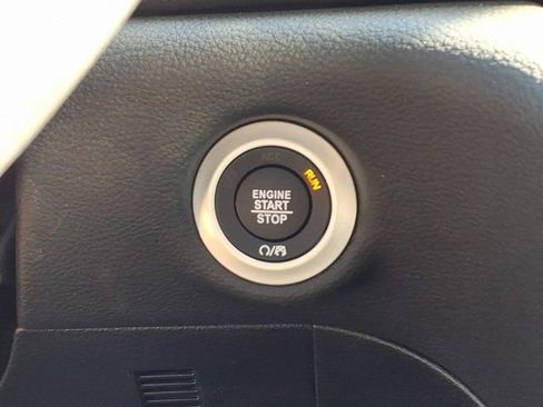 New 2026 Chrysler Pacifica Limited image 12