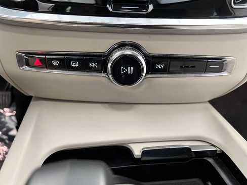 Used 2024 Volvo S60 B5 Core FWD image 50