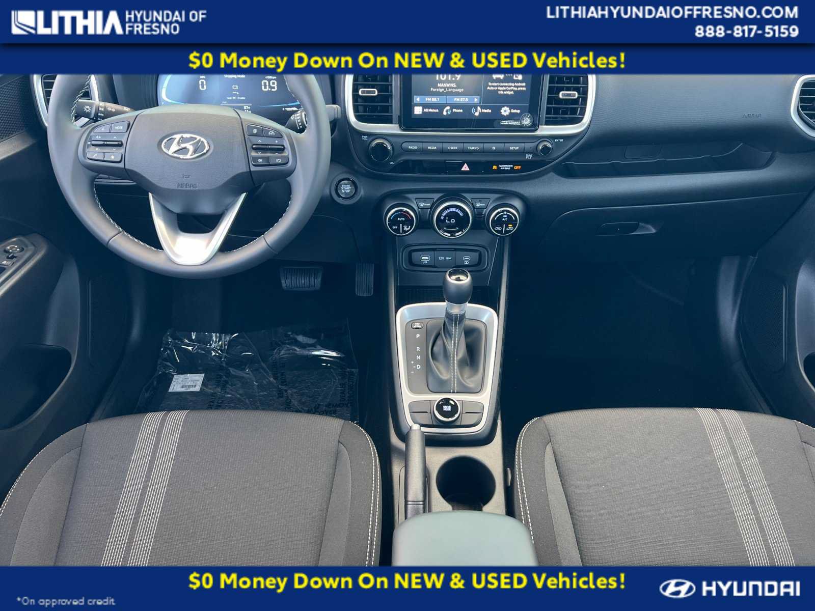New 2025 Hyundai Venue SEL FWD image 3