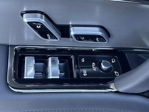 Used 2025 Land Rover Range Rover Sport Dynamic SE image 28