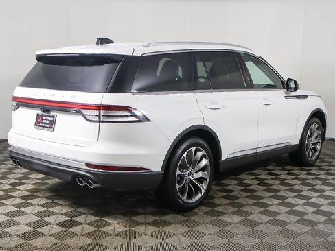 Used 2025 Lincoln Aviator Reserve w/ Illumination Package image 13