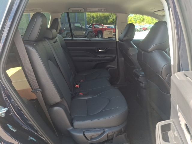 New 2026 Toyota Grand Highlander XLE FWD image 28