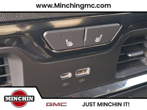 Used 2023 GMC Sierra 1500 AT4 w/ AT4 Premium Package AWD/4WD image 11