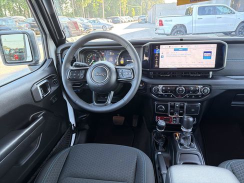 Used 2025 Jeep Wrangler Unlimited Rubicon 4xe w/ Safety Group AWD/4WD image 21