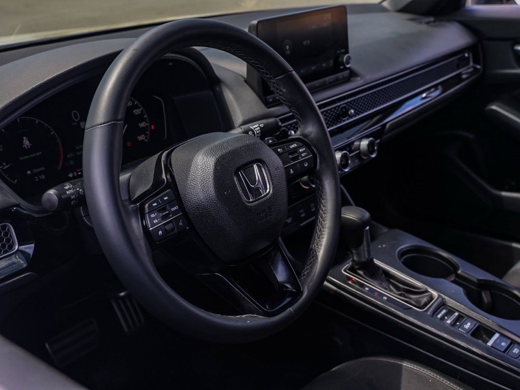 Used 2025 Honda Civic Sport image 14
