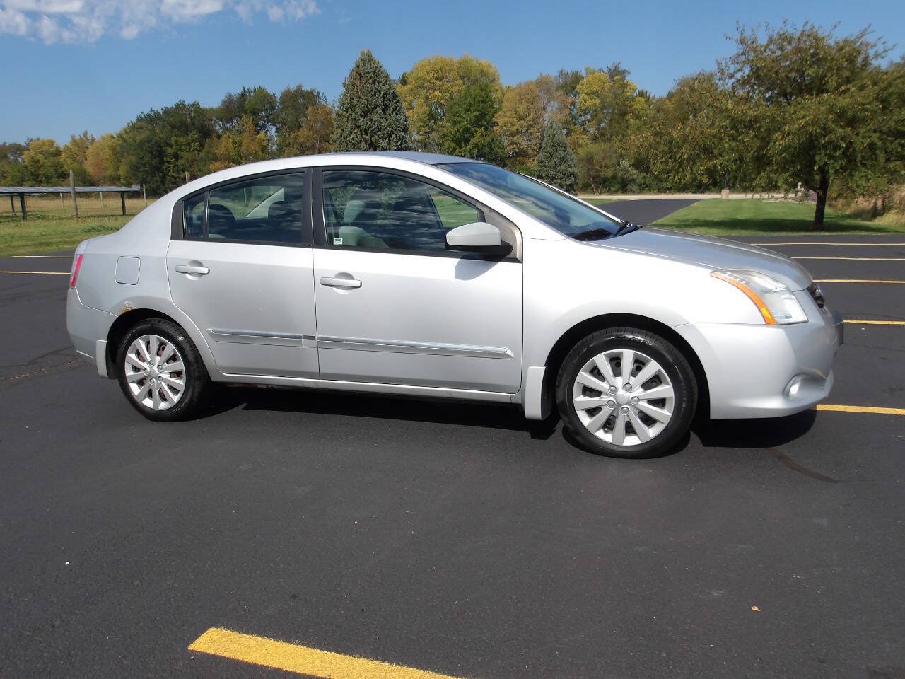 Used 2010 Nissan Sentra 2.0 S FWD image 1