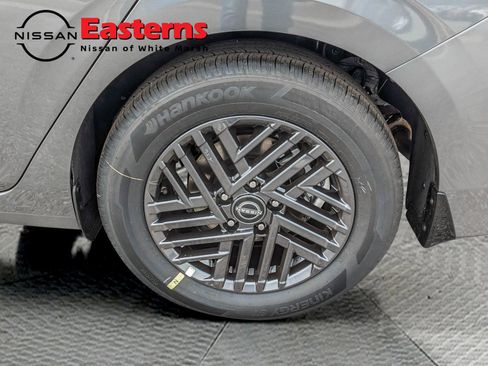 New 2026 Nissan Sentra SV FWD image 9