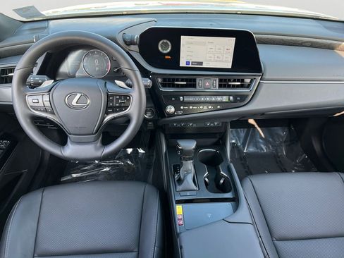 Certified 2024 Lexus ES 350 w/ Premium Package image 12