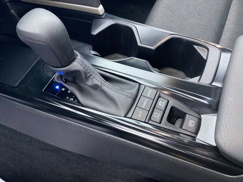 Used 2025 Toyota Camry LE image 28