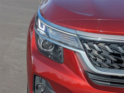 Used 2022 Kia Seltos Nightfall Edition image 10