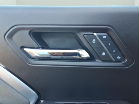 Used 2024 Chevrolet Colorado ZR2 w/ ZR2 Convenience Package III image 15