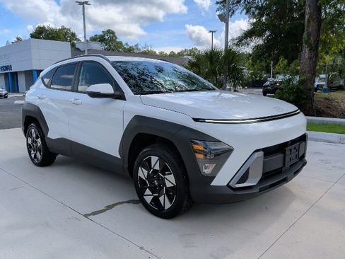 Certified 2024 Hyundai Kona SEL AWD/4WD image 2