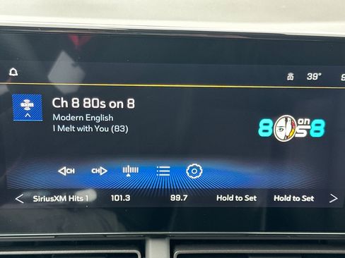 Used 2025 Chevrolet Trax RS w/ Driver Confidence Package image 26