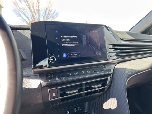 Used 2025 Toyota Camry SE image 21