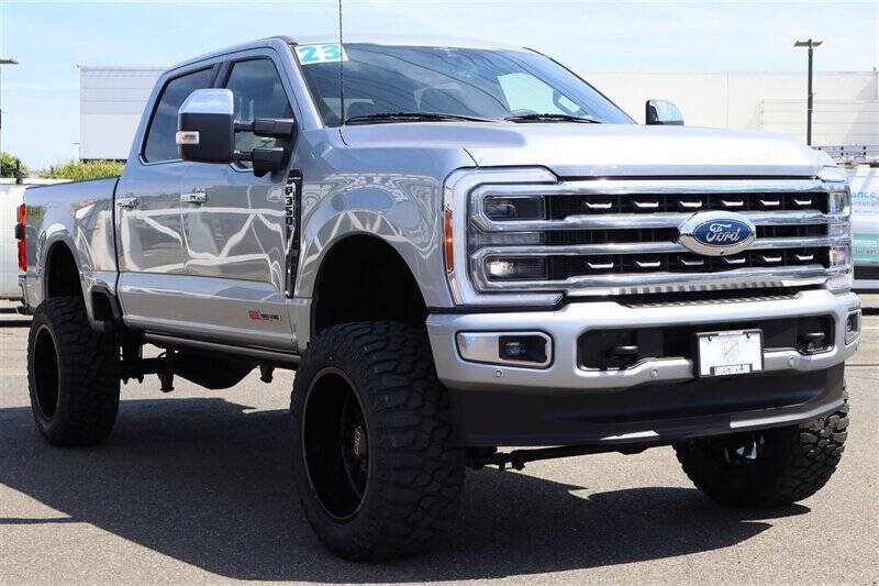 Used 2023 Ford F350 Platinum w/ FX4 Off-Road Package AWD/4WD image 7