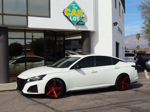 Used 2023 Nissan Altima 2.0 SR image 4