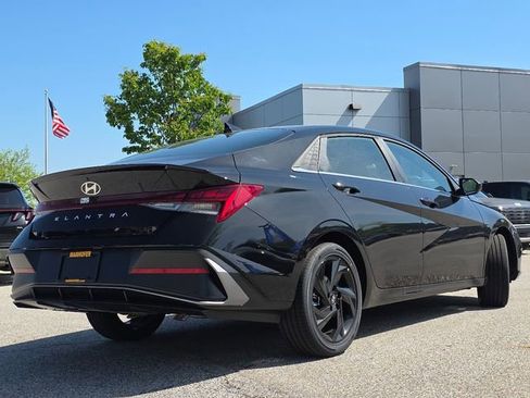 New 2026 Hyundai Elantra SEL Sport Premium FWD image 16