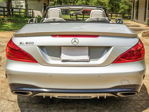 Used 2017 Mercedes-Benz SL 550 image 5